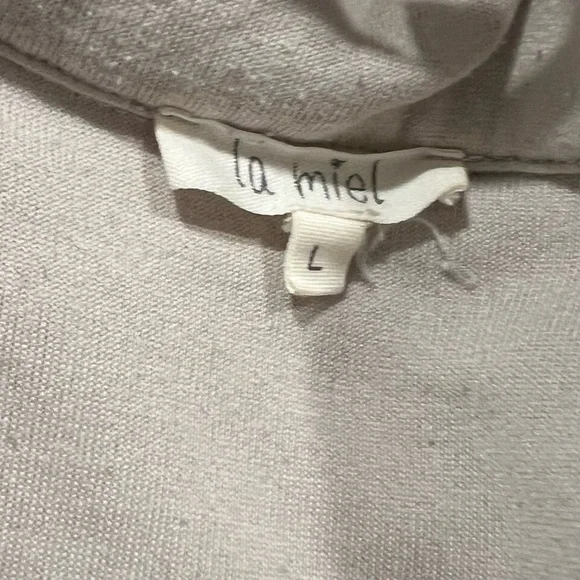 Shacket - Picture 3 of 3